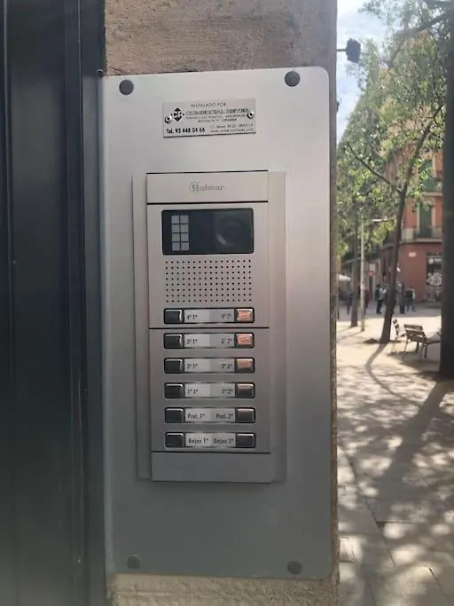 Moderno Y Autentico En El Corazon De Poble Sec バルセロナ アパート