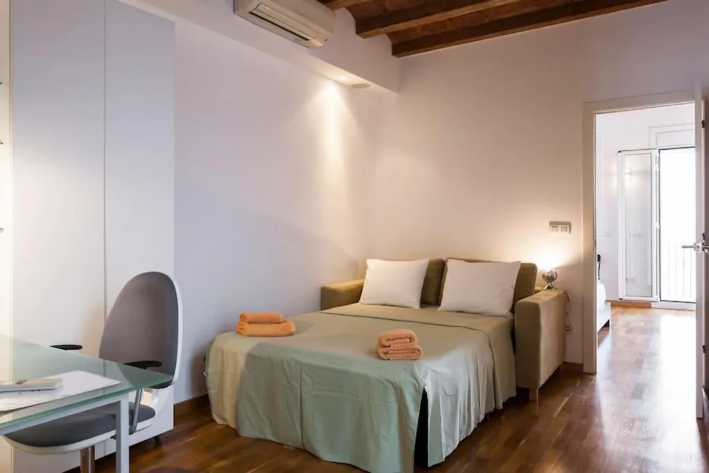Moderno Y Autentico En El Corazon De Poble Sec バルセロナ