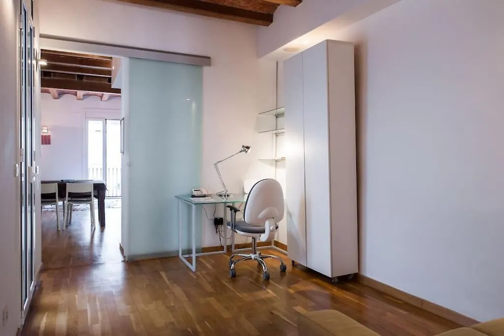 Moderno Y Autentico En El Corazon De Poble Sec バルセロナ スペイン